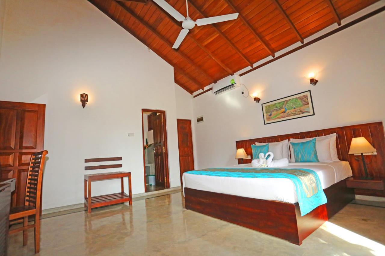 Villa Peacock Walahanduwa Exterior foto