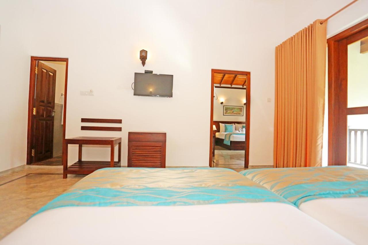 Villa Peacock Walahanduwa Exterior foto